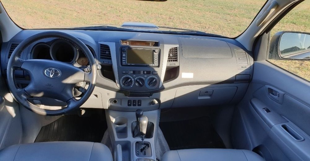 Toyota Hilux 3.0 D-4D Sol