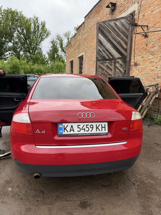 Ауді а4 б6 2001 1.6 бензин,в гарному стані