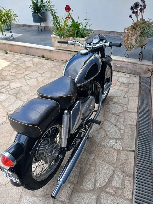 Mota antiga ano 1957