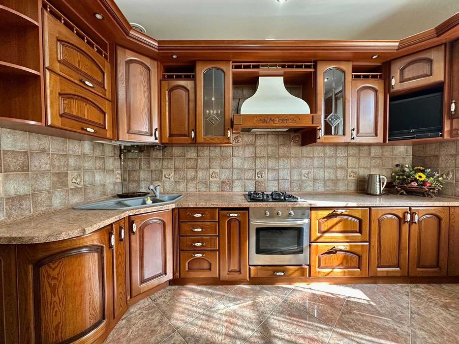 Продаж 3 кім квартири по вул.Мечникова(парковка, підвал)