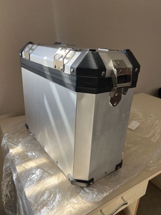 Аллюминиевые кофры на мотоцикл, 36л., комплект из двух штук. (Боковые)