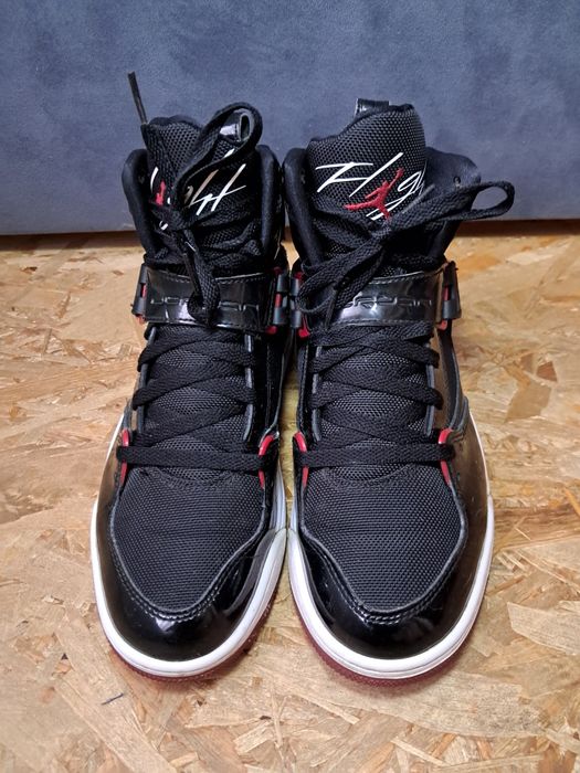 Кроссовки Air Jordan Flight 45 High 'Bred' DC2569-001.