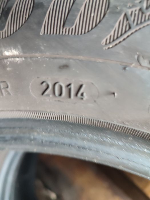 Zestaw dwóch opon 14 cali.