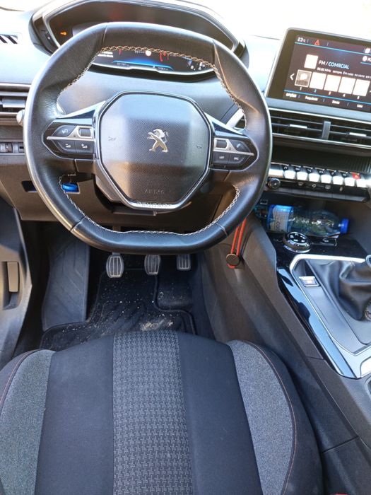 Peugeut 5008 Allure 7lug