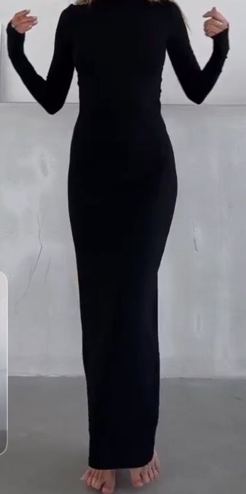 Сукня максі чорна