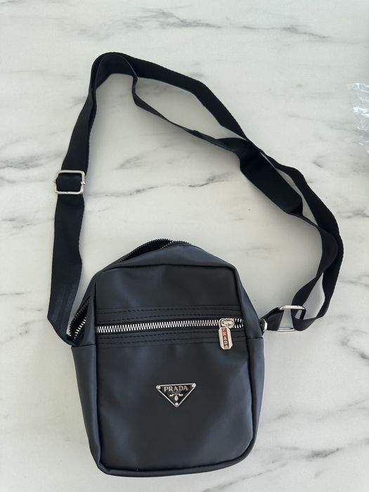 Torebka unisex listonoszka czarna
