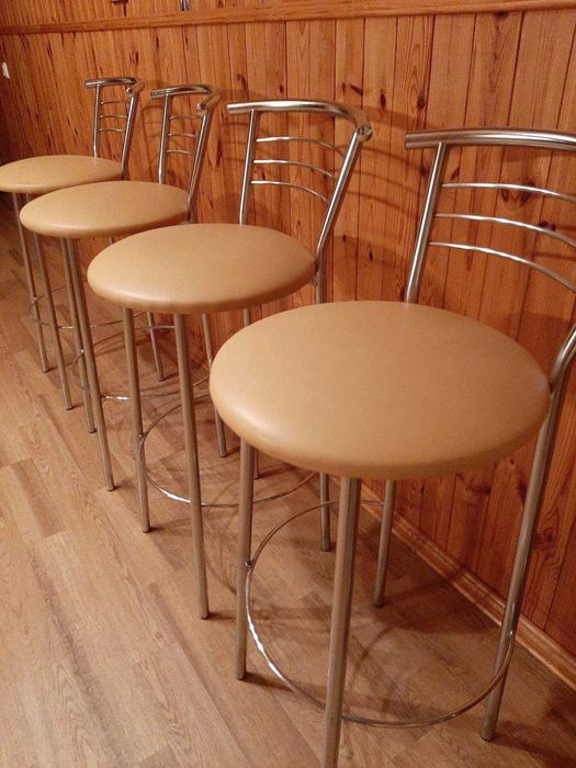 новые барные стулья 4 шт