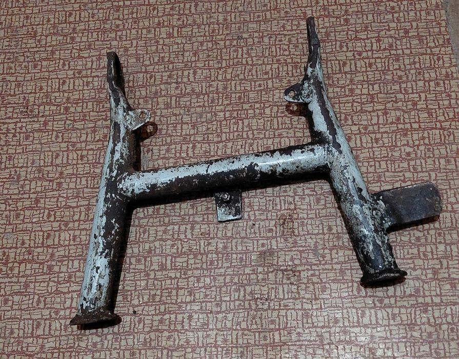 Центральная подножка иж