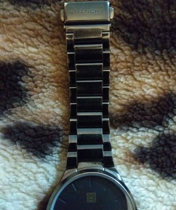 Часы наручные,продам