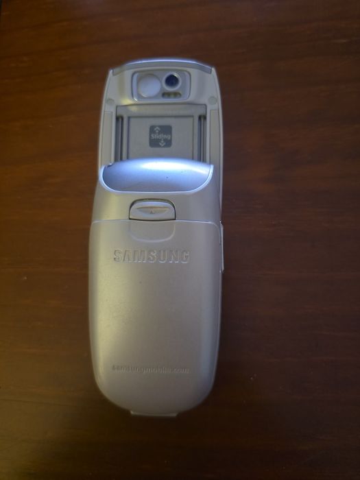 Samsung SGH-E800 – Telemóvel clássico vintage slider