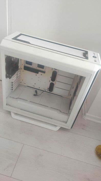 Obudowa komputerowa bardzo duza biqaet