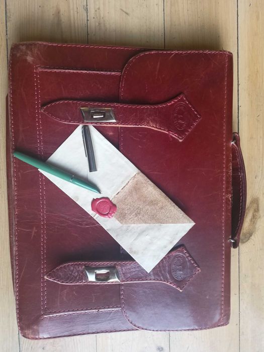 Skórzana aktówka - krótka opowieść o wujku Władku.