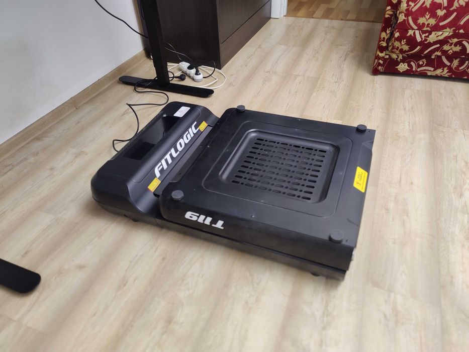 Бігова доріжка FitLogic T119