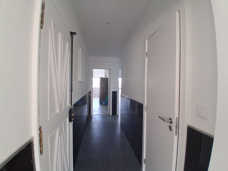 Apartamento T4 no centro da Charneca de Caparica