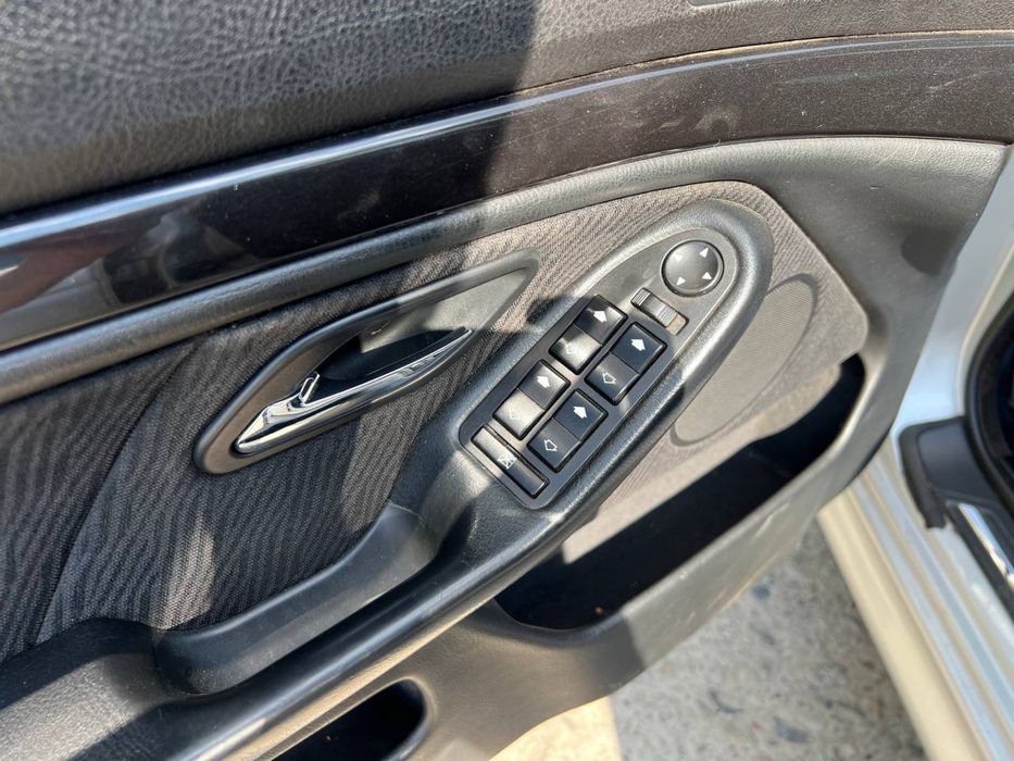 Продам BMW  523I