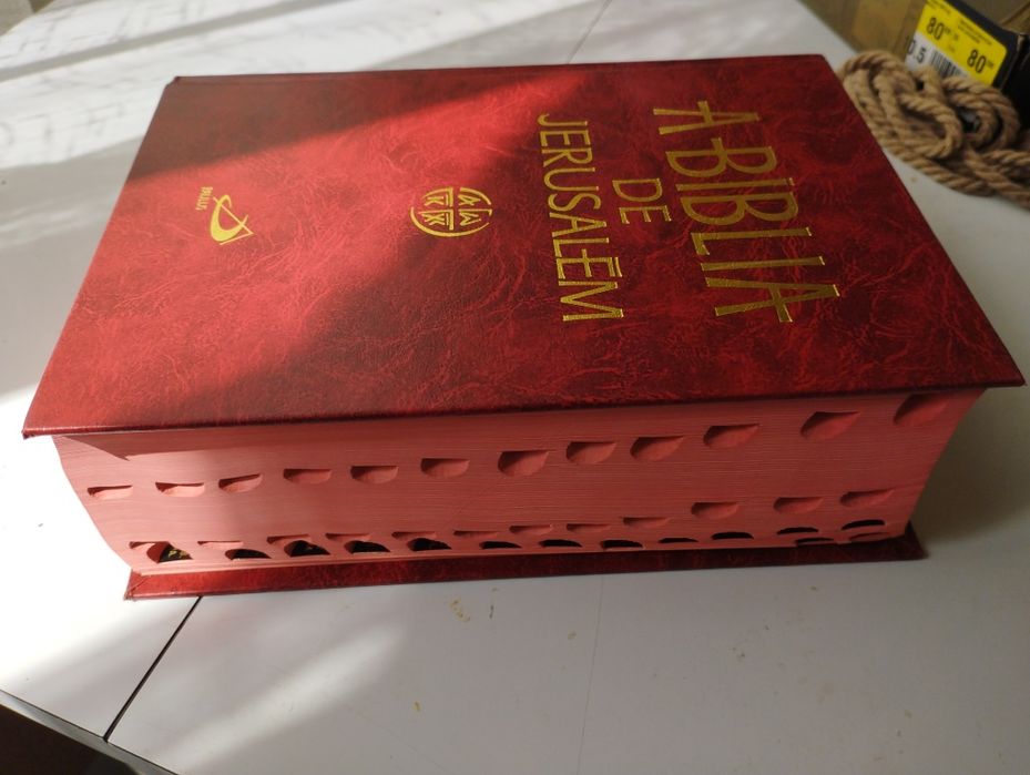 Livro "A Bíblia de Jerusalém"
