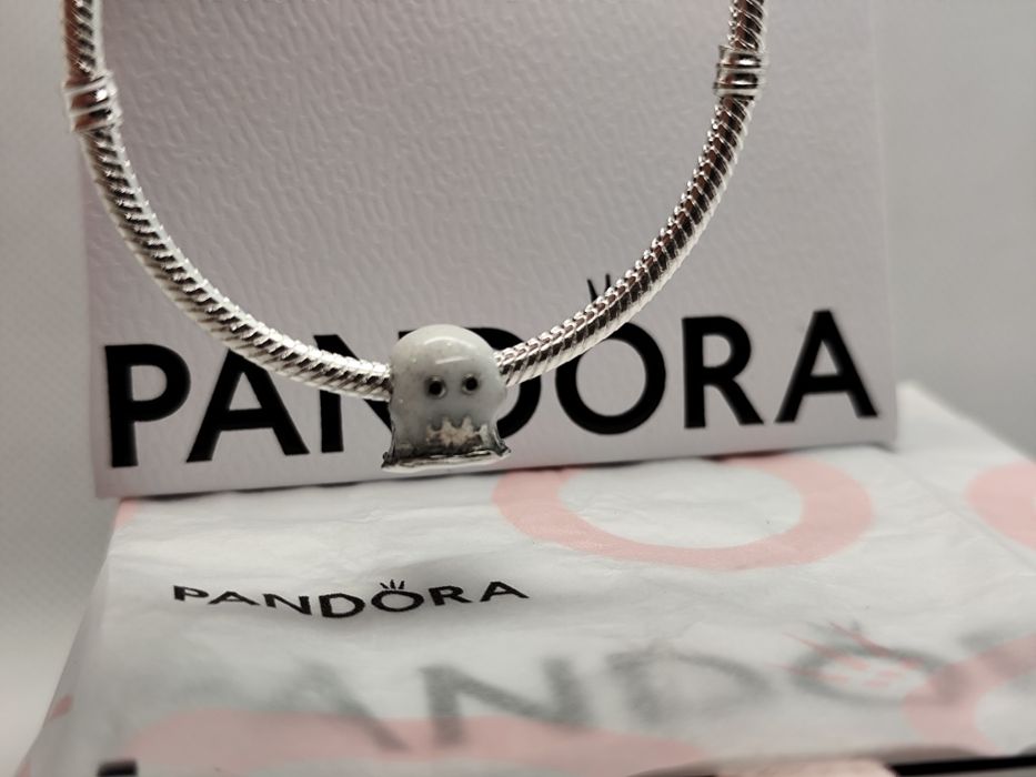 Conta fantasma da Pandora brilha no escuro