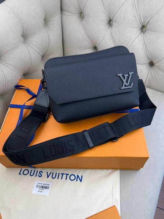 Кроссбоди сумка Louis Vuitton черный мессенджер Луи Виттон c810