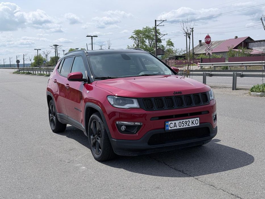 Продаю Jeep Compass Latitude 2018