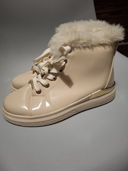 Botki beż lakier r. 40 zimowe
