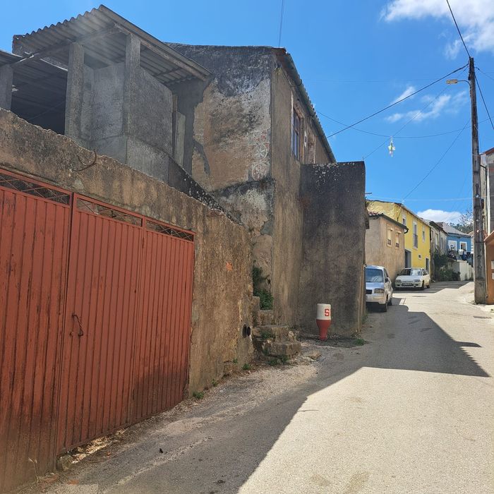 Moradia / Imóvel para Reabilitação Total em Almalaguês, Coimbra