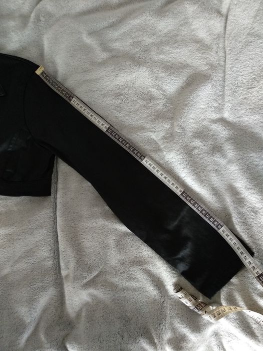 Czarne, satynowe bolerko S