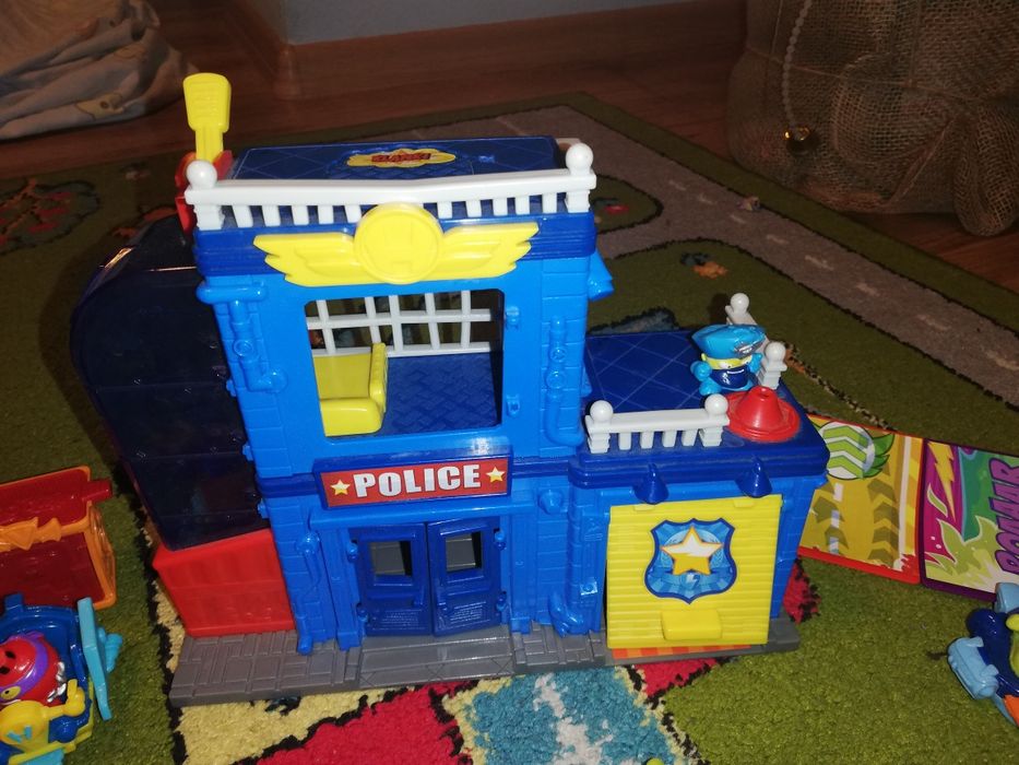 Komisariat + zestaw super zings