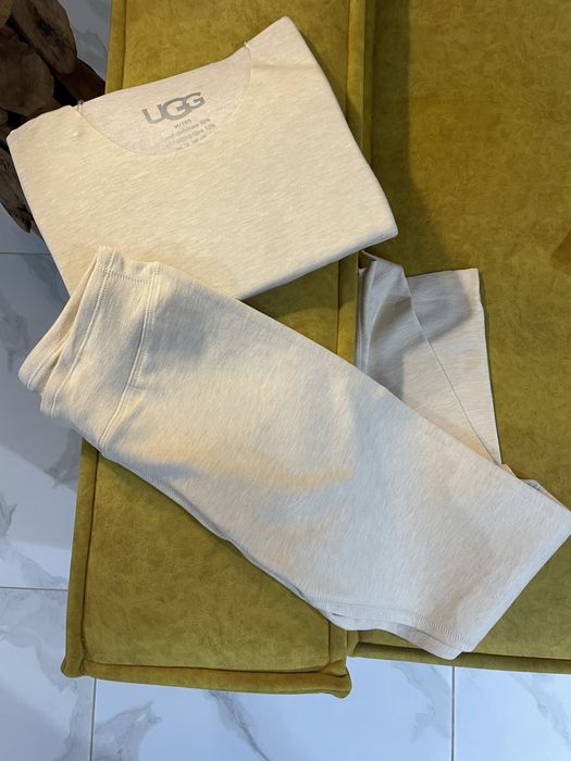 Термобілизна від UGG є М(55-65) та Л(65-75кг)