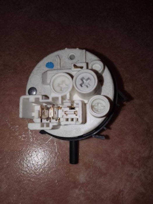 Датчик уровня воды (ПРЕССОСТАТ) 37670004