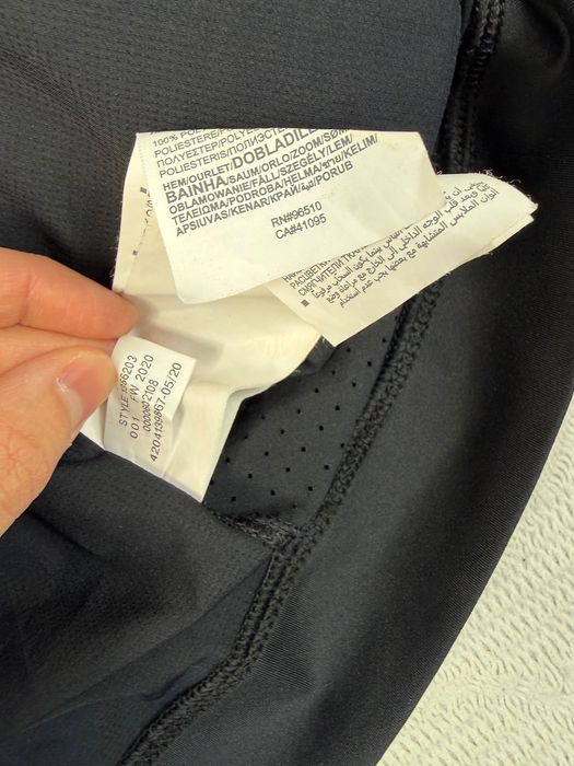 Damska kamizelka do biegania Under Armour Run Anywhere Vest Kurtka 666