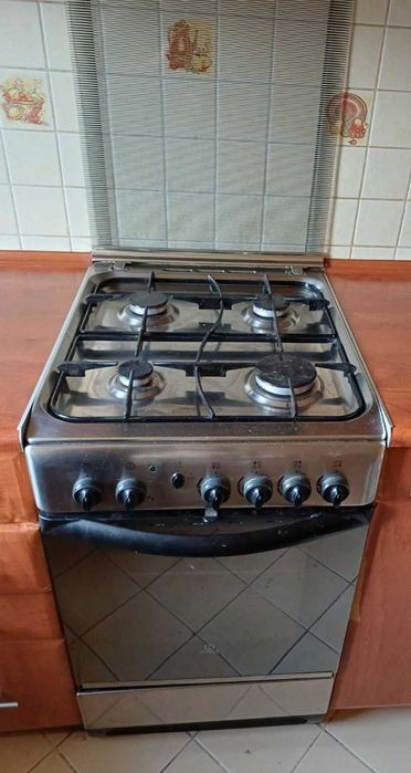 Kuchnia gazowo-elektryczna Indesit Piekarnik gazowy + grill