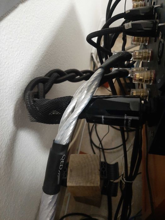 Cabo de coluna Qed Genesis e audioquest CV-1