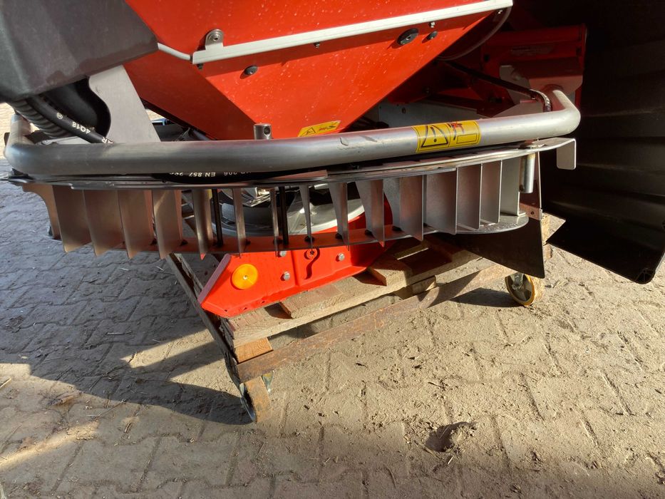 Rozsiewacz Axis M 30.2 EMC VS