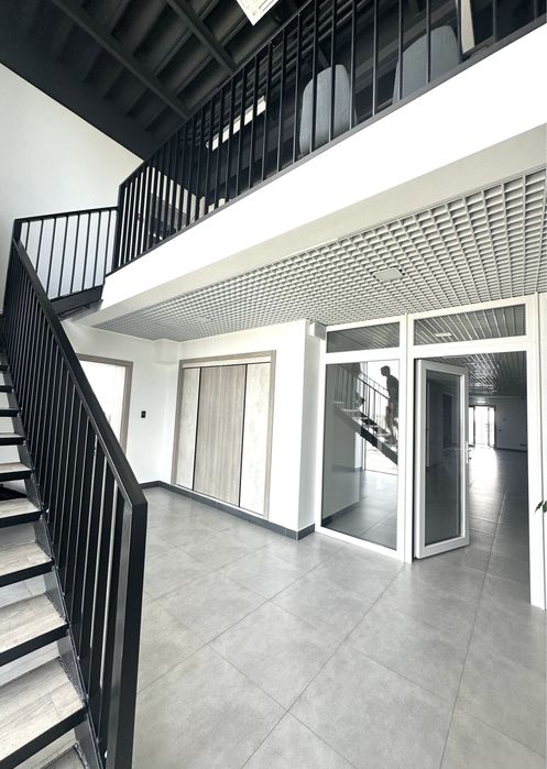 **Дворівневий Офіс 150 кв.м в Новому БЦ