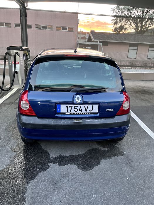 Carro renault clio