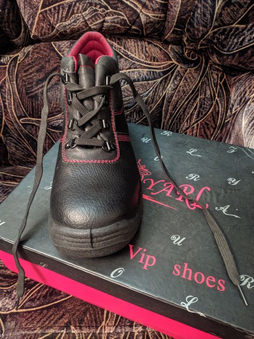 Рабочие ботинки. Новые.