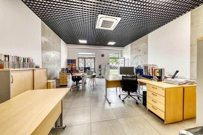 Lokal handlowo-usługowy 49,2m².