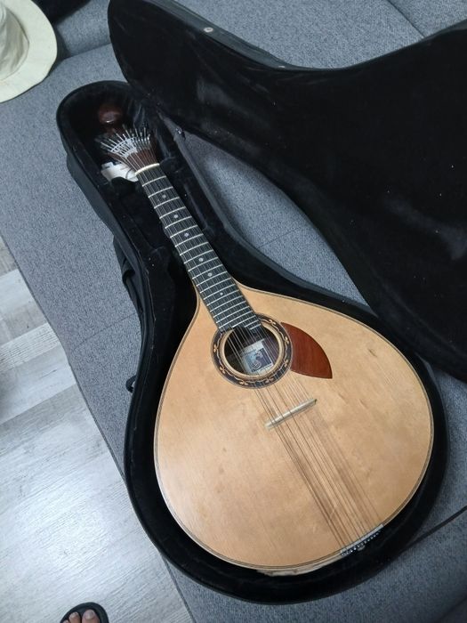 Guitarra portuguesa