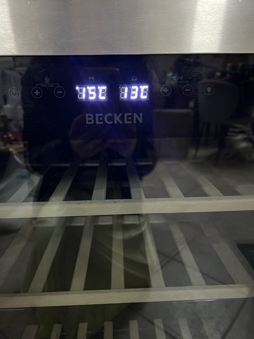 Cave de Vinhos Becken – Dupla Zona | ~46 Garrafas | Excelente Estado