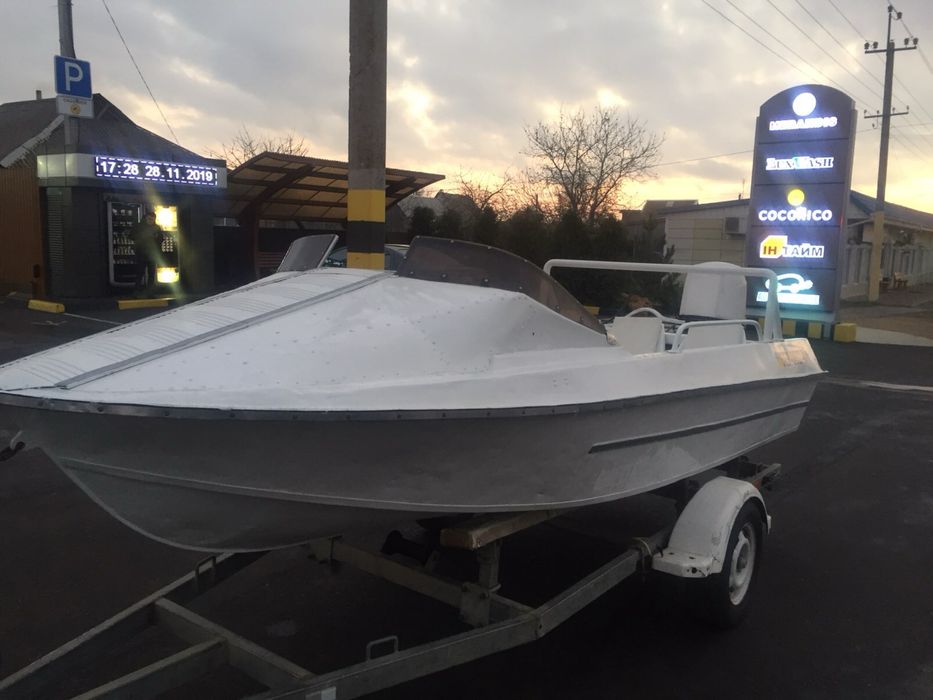 Продам лодку крым