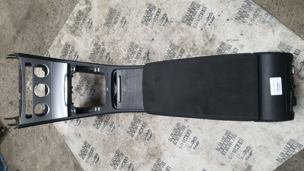 Консоль, центральна панель, підлокотник Volkswagen Passat B6 універсал