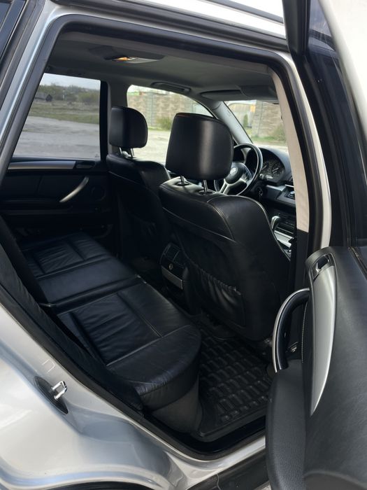 Продаєця BMW X5e53