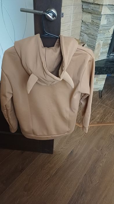 Толстовка з капішоном та ріжками