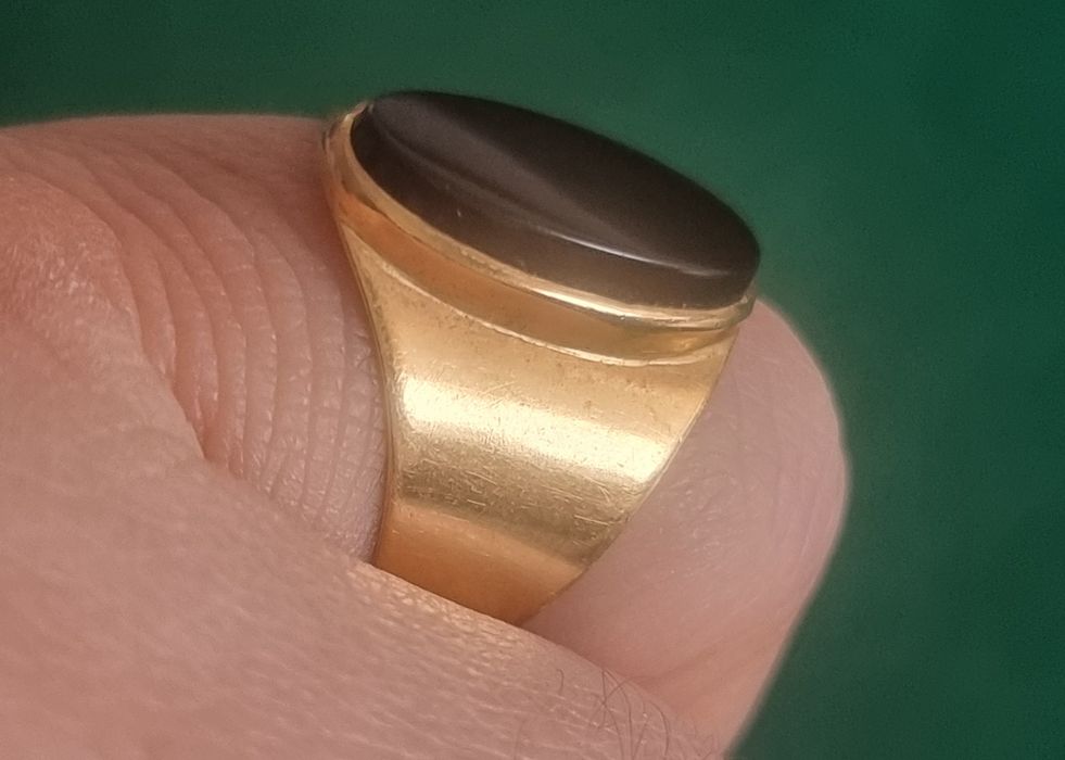 Anel ouro 19k com onix preto