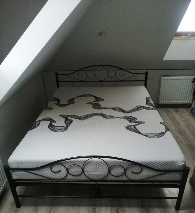 Sprzedam łóżko sypialniane