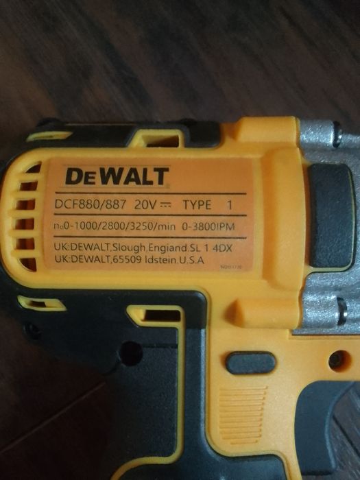 klucz udarowy Dewalt DCF 880