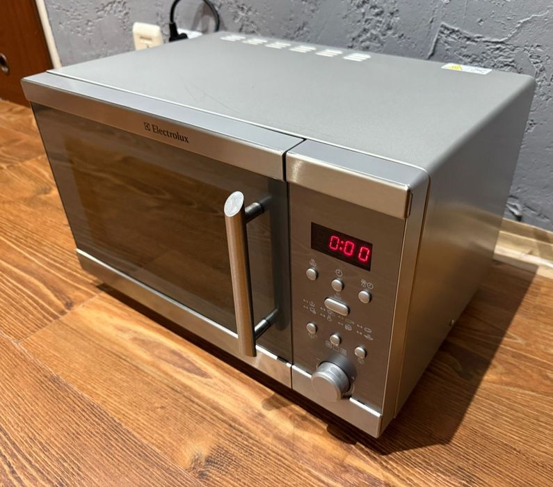 Mikrofala Grill Electrolux EMS20405X