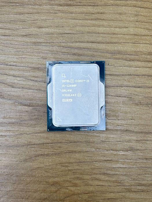Процесор Intel Core i5 12400F s1700 tray в отличном состоянии.