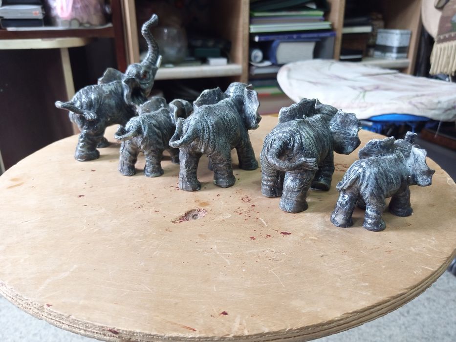 Слони встатуетки 5 шт .