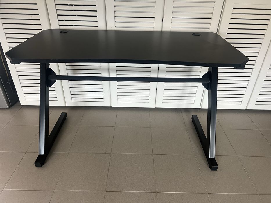 Secretária de Gaming Matrics Z